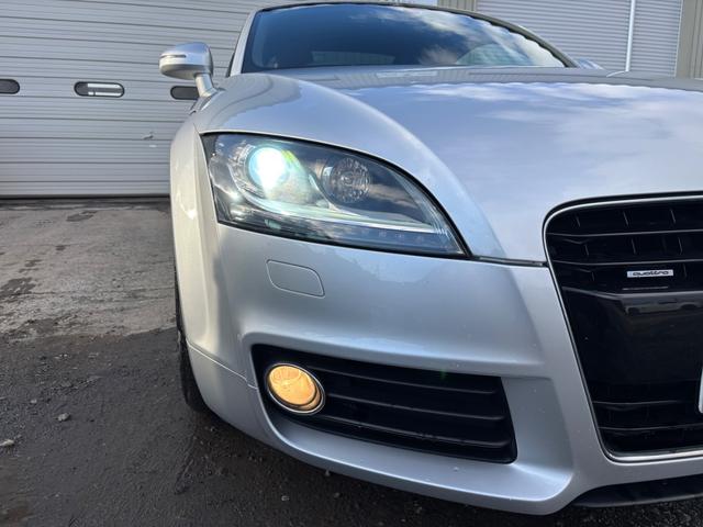 ＴＴクーペ ２．０ＴＦＳＩ　クワトロ　２．０ＴＦＳＩ　クワトロ（４名）　赤レザーシート　シートヒーター　バックモニター　地デジＴＶ　Ｂｌｕｅｔｏｏｔｈ（9枚目）