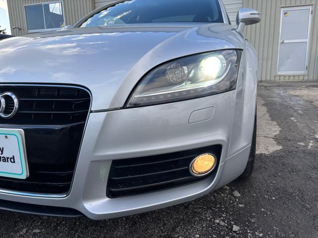 ＴＴクーペ ２．０ＴＦＳＩ　クワトロ　２．０ＴＦＳＩ　クワトロ（４名）　赤レザーシート　シートヒーター　バックモニター　地デジＴＶ　Ｂｌｕｅｔｏｏｔｈ（12枚目）