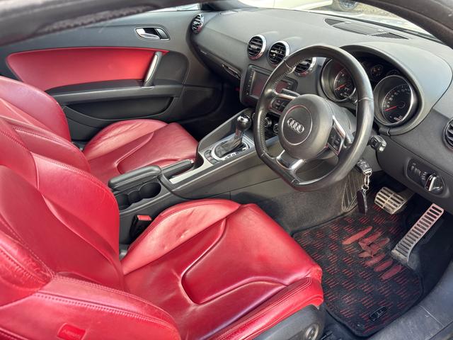 ＴＴクーペ ２．０ＴＦＳＩ　クワトロ　２．０ＴＦＳＩ　クワトロ（４名）　赤レザーシート　シートヒーター　バックモニター　地デジＴＶ　Ｂｌｕｅｔｏｏｔｈ（22枚目）