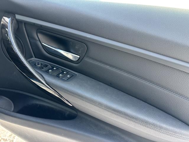 ３シリーズ ３２０ｉ　ｘＤｒｉｖｅツーリング　ラグジュアリー　ブラックレザーシート　夏冬タイヤアルミ付　４ＷＤ　パワーバックドア　Ｂｌｕｅｔｏｏｔｈ　ＵＳＢポート（26枚目）