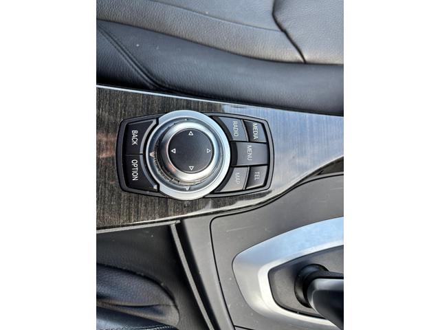 ３シリーズ ３２０ｉ　ｘＤｒｉｖｅツーリング　ラグジュアリー　ブラックレザーシート　夏冬タイヤアルミ付　４ＷＤ　パワーバックドア　Ｂｌｕｅｔｏｏｔｈ　ＵＳＢポート（32枚目）