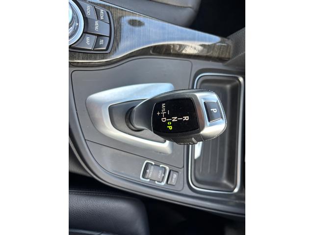 ３シリーズ ３２０ｉ　ｘＤｒｉｖｅツーリング　ラグジュアリー　ブラックレザーシート　夏冬タイヤアルミ付　４ＷＤ　パワーバックドア　Ｂｌｕｅｔｏｏｔｈ　ＵＳＢポート（34枚目）