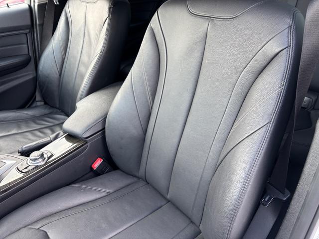 ３シリーズ ３２０ｉ　ｘＤｒｉｖｅツーリング　ラグジュアリー　ブラックレザーシート　夏冬タイヤアルミ付　４ＷＤ　パワーバックドア　Ｂｌｕｅｔｏｏｔｈ　ＵＳＢポート（44枚目）