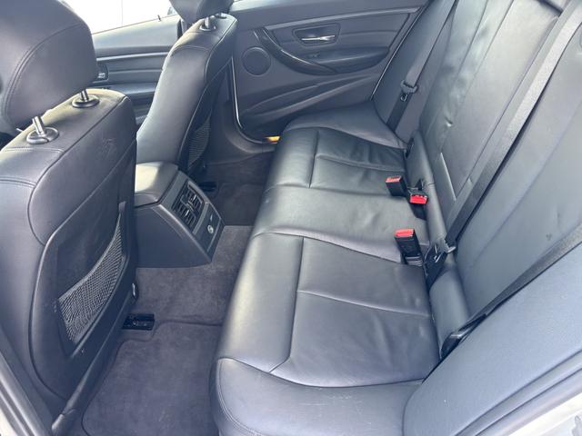 ３シリーズ ３２０ｉ　ｘＤｒｉｖｅツーリング　ラグジュアリー　ブラックレザーシート　夏冬タイヤアルミ付　４ＷＤ　パワーバックドア　Ｂｌｕｅｔｏｏｔｈ　ＵＳＢポート（46枚目）