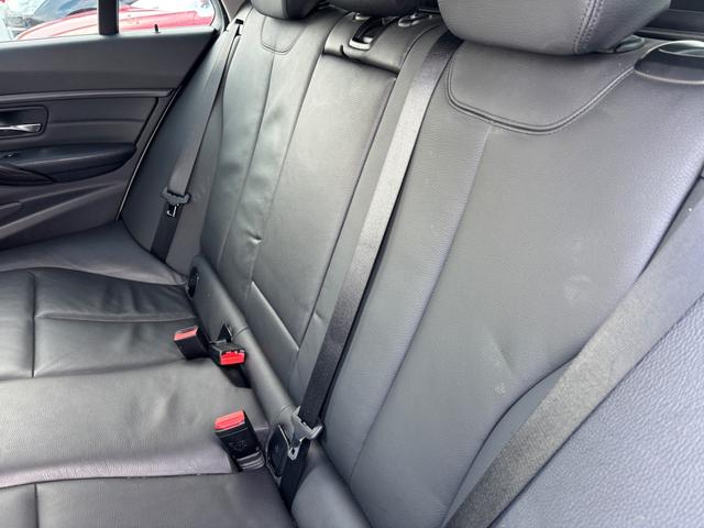 ３シリーズ ３２０ｉ　ｘＤｒｉｖｅツーリング　ラグジュアリー　ブラックレザーシート　夏冬タイヤアルミ付　４ＷＤ　パワーバックドア　Ｂｌｕｅｔｏｏｔｈ　ＵＳＢポート（47枚目）