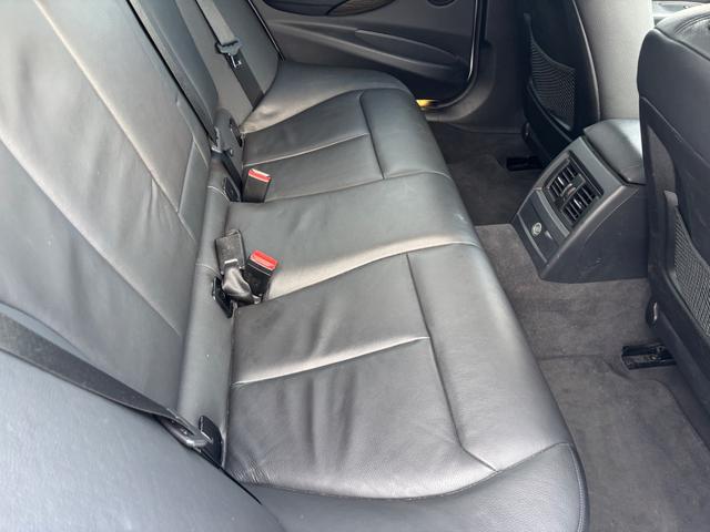 ３シリーズ ３２０ｉ　ｘＤｒｉｖｅツーリング　ラグジュアリー　ブラックレザーシート　夏冬タイヤアルミ付　４ＷＤ　パワーバックドア　Ｂｌｕｅｔｏｏｔｈ　ＵＳＢポート（52枚目）