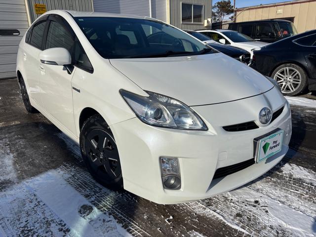 プリウス Ｓ　スマートキー　エンジンスターター　夏用アルミホイール　地デジ　ＥＴＣ（2枚目）