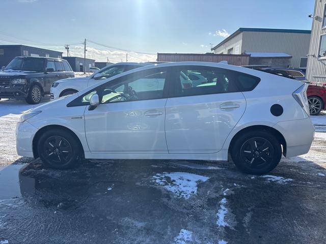 プリウス Ｓ　スマートキー　エンジンスターター　夏用アルミホイール　地デジ　ＥＴＣ（5枚目）