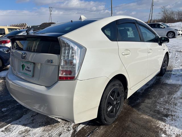 プリウス Ｓ　スマートキー　エンジンスターター　夏用アルミホイール　地デジ　ＥＴＣ（8枚目）