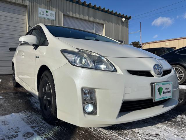 プリウス Ｓ　スマートキー　エンジンスターター　夏用アルミホイール　地デジ　ＥＴＣ（11枚目）