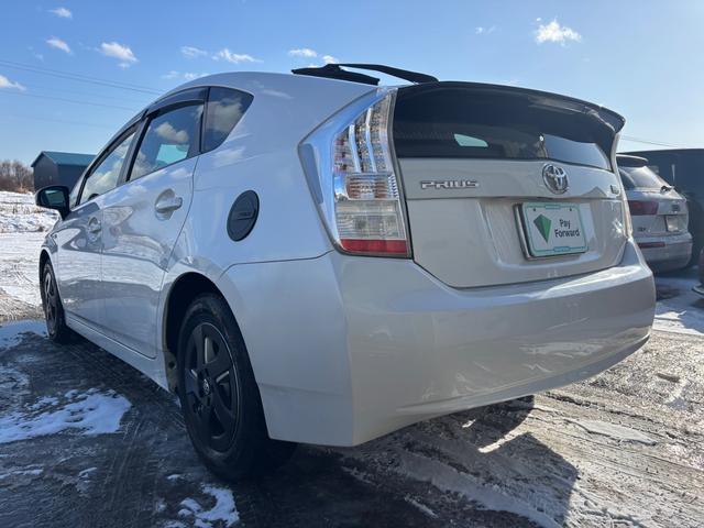 プリウス Ｓ　スマートキー　エンジンスターター　夏用アルミホイール　地デジ　ＥＴＣ（17枚目）