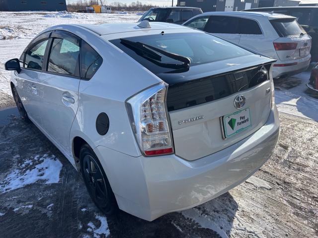 プリウス Ｓ　スマートキー　エンジンスターター　夏用アルミホイール　地デジ　ＥＴＣ（18枚目）