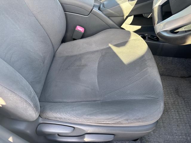 プリウス Ｓ　スマートキー　エンジンスターター　夏用アルミホイール　地デジ　ＥＴＣ（32枚目）