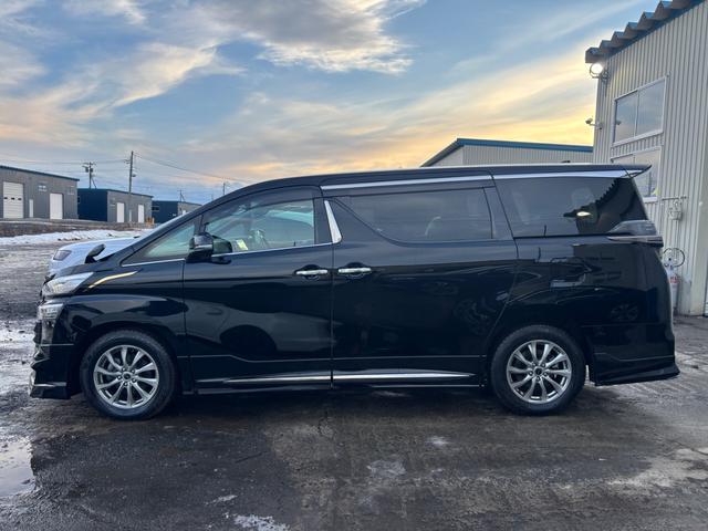 ヴェルファイア ２．５Ｚ　ゴールデンアイズ　モデリスタエアロ　夏冬タイヤアルミ付　エンジンスターター　純正ナビ　アップルカープレイ　Ｂｌｕｅｔｏｏｔｈ　両側パワースライドドア　パワーバックドア　ウッドコンビハンドル　トヨタセーフティセンス（6枚目）