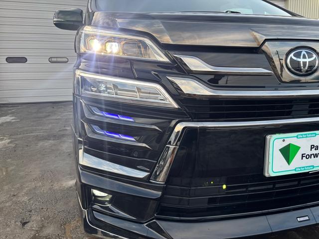 ヴェルファイア ２．５Ｚ　ゴールデンアイズ　モデリスタエアロ　夏冬タイヤアルミ付　エンジンスターター　純正ナビ　アップルカープレイ　Ｂｌｕｅｔｏｏｔｈ　両側パワースライドドア　パワーバックドア　ウッドコンビハンドル　トヨタセーフティセンス（12枚目）