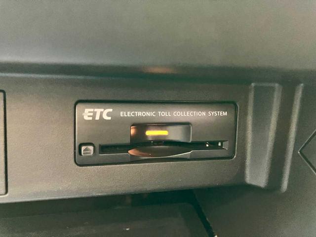 フーガ ３７０ＧＴ　ＦＯＵＲ　ＥＴＣ　Ｂｌｕｅｔｏｏｔｈ　フルセグテレビ　本革　禁煙車　Ｂカメラ　助手席オットマン　クルーズコントロール　ＤＶＤ再生　イモビライザー　ＬＥＤランプ　横滑り防止　エアーシート　インテリジェントキー（17枚目）