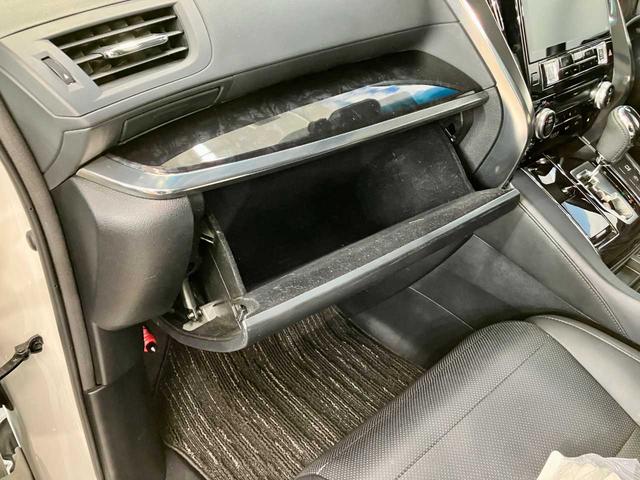 アルファード ２．５Ｓ　Ｃパッケージ　寒冷地仕様　ローダウン　本革シート　夏冬タイヤ付　ＡＬＰＩＮＥナビ　バックカメラ　ＡＬＰＩＮＥフリップダウンモニター　純正エンスタ　スペアキー　衝突軽減　クリアランスソナー　ＥＴＣ（40枚目）