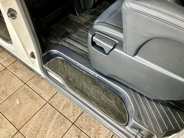アルファード ２．５Ｓ　Ｃパッケージ　寒冷地仕様　ローダウン　本革シート　夏冬タイヤ付　ＡＬＰＩＮＥナビ　バックカメラ　ＡＬＰＩＮＥフリップダウンモニター　純正エンスタ　スペアキー　衝突軽減　クリアランスソナー　ＥＴＣ（45枚目）