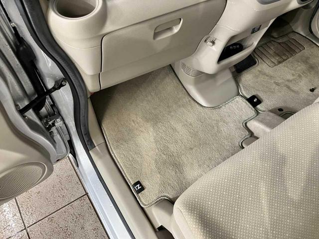 Ｎ－ＢＯＸ Ｇ・Ｌパッケージ　寒冷地仕様　　夏冬タイヤ付き　禁煙車　アイドリングストップ　キーレス　スペアキー　ワンセグナビ　Ｂｌｕｅｔｏｏｔｈ接続　両側スライド片側電動ドア　電動格納ミラー（52枚目）