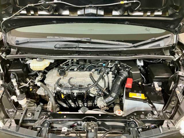 ヴォクシー ＺＳ　煌ＩＩＩ　Ｂｌｕｅｔｏｏｔｈ接続　ＥＴＣ　両側電動スライドドア　４ＷＤ　寒冷地仕様車　衝突被害軽減　地デジＴＶ　バックモニター　ウォークスルー　３列シート　スペアキー　クリアランスソナー　メモリーナビ（4枚目）