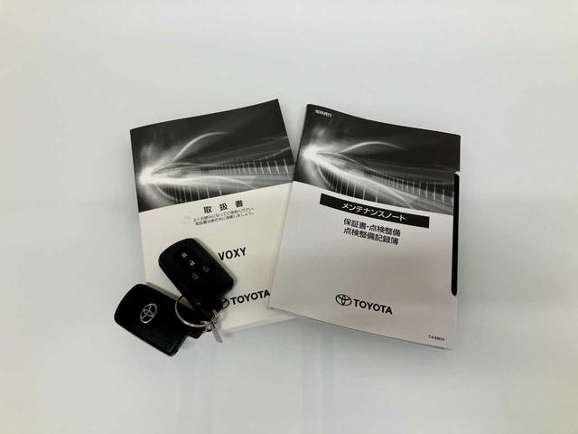 ヴォクシー ＺＳ　煌ＩＩＩ　Ｂｌｕｅｔｏｏｔｈ接続　ＥＴＣ　両側電動スライドドア　４ＷＤ　寒冷地仕様車　衝突被害軽減　地デジＴＶ　バックモニター　ウォークスルー　３列シート　スペアキー　クリアランスソナー　メモリーナビ（6枚目）