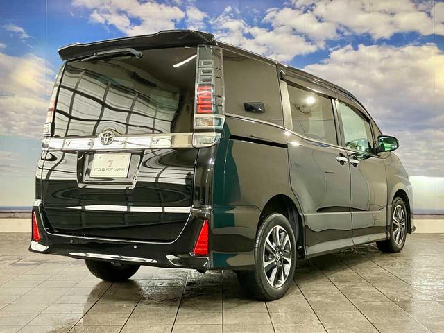 ヴォクシー ＺＳ　煌ＩＩＩ　Ｂｌｕｅｔｏｏｔｈ接続　ＥＴＣ　両側電動スライドドア　４ＷＤ　寒冷地仕様車　衝突被害軽減　地デジＴＶ　バックモニター　ウォークスルー　３列シート　スペアキー　クリアランスソナー　メモリーナビ（14枚目）