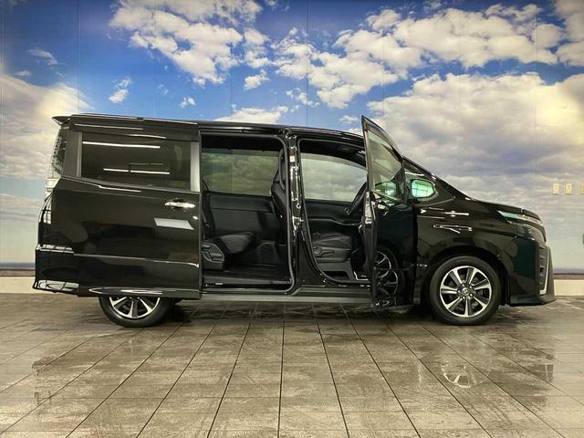 ヴォクシー ＺＳ　煌ＩＩＩ　Ｂｌｕｅｔｏｏｔｈ接続　ＥＴＣ　両側電動スライドドア　４ＷＤ　寒冷地仕様車　衝突被害軽減　地デジＴＶ　バックモニター　ウォークスルー　３列シート　スペアキー　クリアランスソナー　メモリーナビ（27枚目）