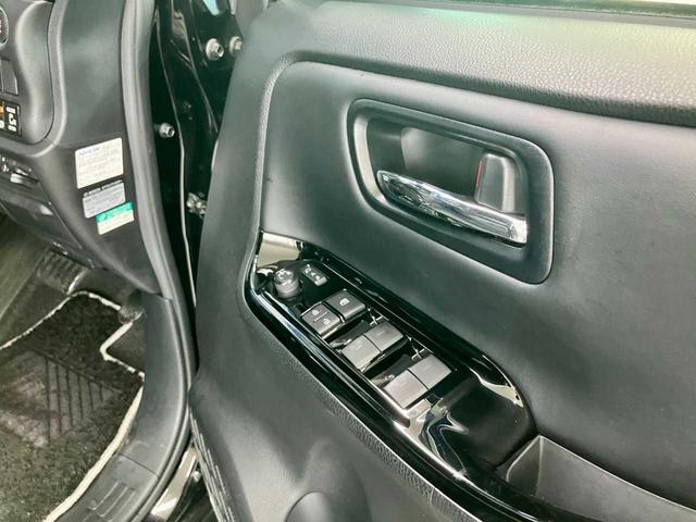 ヴォクシー ＺＳ　煌ＩＩＩ　Ｂｌｕｅｔｏｏｔｈ接続　ＥＴＣ　両側電動スライドドア　４ＷＤ　寒冷地仕様車　衝突被害軽減　地デジＴＶ　バックモニター　ウォークスルー　３列シート　スペアキー　クリアランスソナー　メモリーナビ（29枚目）