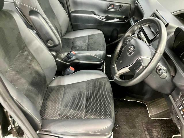 ヴォクシー ＺＳ　煌ＩＩＩ　Ｂｌｕｅｔｏｏｔｈ接続　ＥＴＣ　両側電動スライドドア　４ＷＤ　寒冷地仕様車　衝突被害軽減　地デジＴＶ　バックモニター　ウォークスルー　３列シート　スペアキー　クリアランスソナー　メモリーナビ（32枚目）