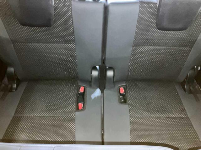 ヴォクシー ＺＳ　煌ＩＩＩ　Ｂｌｕｅｔｏｏｔｈ接続　ＥＴＣ　両側電動スライドドア　４ＷＤ　寒冷地仕様車　衝突被害軽減　地デジＴＶ　バックモニター　ウォークスルー　３列シート　スペアキー　クリアランスソナー　メモリーナビ（36枚目）
