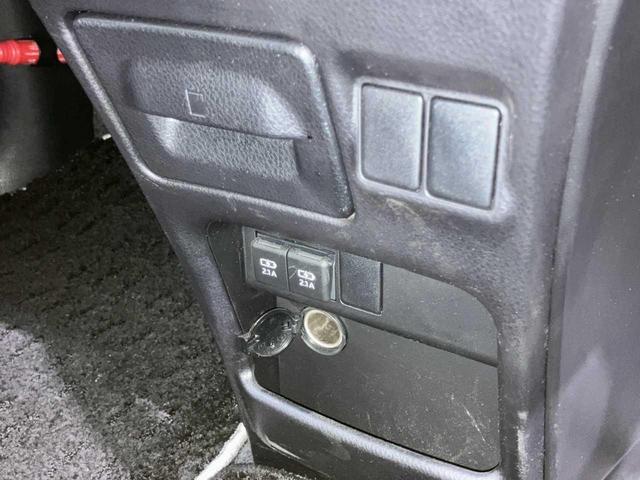 ヴォクシー ＺＳ　煌ＩＩＩ　Ｂｌｕｅｔｏｏｔｈ接続　ＥＴＣ　両側電動スライドドア　４ＷＤ　寒冷地仕様車　衝突被害軽減　地デジＴＶ　バックモニター　ウォークスルー　３列シート　スペアキー　クリアランスソナー　メモリーナビ（45枚目）