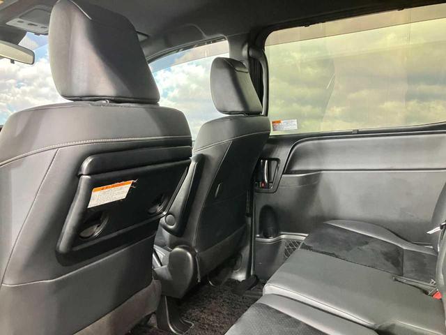 ヴォクシー ＺＳ　煌ＩＩＩ　Ｂｌｕｅｔｏｏｔｈ接続　ＥＴＣ　両側電動スライドドア　４ＷＤ　寒冷地仕様車　衝突被害軽減　地デジＴＶ　バックモニター　ウォークスルー　３列シート　スペアキー　クリアランスソナー　メモリーナビ（59枚目）