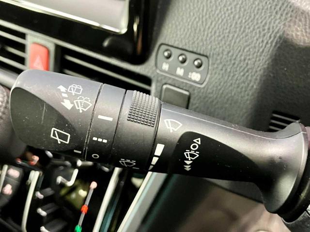ヴォクシー ＺＳ　煌ＩＩＩ　Ｂｌｕｅｔｏｏｔｈ接続　ＥＴＣ　両側電動スライドドア　４ＷＤ　寒冷地仕様車　衝突被害軽減　地デジＴＶ　バックモニター　ウォークスルー　３列シート　スペアキー　クリアランスソナー　メモリーナビ（72枚目）