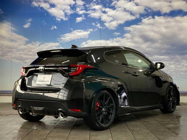 ＧＲヤリス ＲＺ　ハイパフォーマンス　ファースト　エディション　４ＷＤ　バックモニタ－　横滑り防止　エアロ　寒冷地　コーナーセンサー　ナビＴＶ　オートハイビーム　パーキングアシスト　ＥＴＣ２．０　ＵＳＢ　ＢＴ　盗難防止装置　スマートキー　オートエアコン（15枚目）