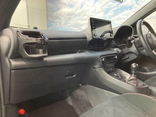 ＧＲヤリス ＲＺ　ハイパフォーマンス　ファースト　エディション　４ＷＤ　バックモニタ－　横滑り防止　エアロ　寒冷地　コーナーセンサー　ナビＴＶ　オートハイビーム　パーキングアシスト　ＥＴＣ２．０　ＵＳＢ　ＢＴ　盗難防止装置　スマートキー　オートエアコン（43枚目）