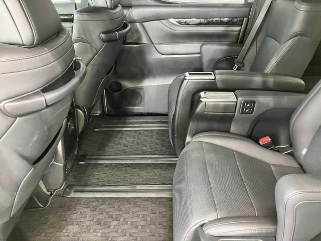 アルファード ２．５Ｓ　Ｃパッケージ　寒冷地　４ＷＤ　ＢＬＵＥＴＯＯＴＨ　車線逸脱警報　プリクラッシュセーフティー　アダプティブクルコン　ＡＣ１００Ｖ　地デジＴＶ　シートエアコン　パーキングアシスト　ナビ＆ＴＶ　バックソナー　シートヒータ（30枚目）