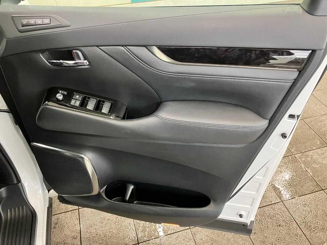 アルファード ２．５Ｓ　Ｃパッケージ　寒冷地　４ＷＤ　ＢＬＵＥＴＯＯＴＨ　車線逸脱警報　プリクラッシュセーフティー　アダプティブクルコン　ＡＣ１００Ｖ　地デジＴＶ　シートエアコン　パーキングアシスト　ナビ＆ＴＶ　バックソナー　シートヒータ（66枚目）