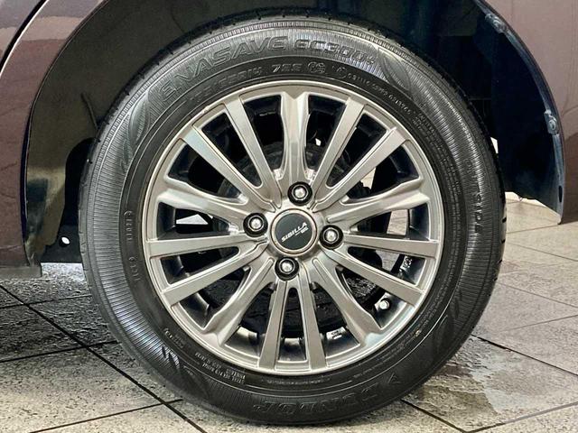 パッソ モーダ　Ｓ　夏冬タイヤ付き　４ＷＤ　ＬＥＤライト　シートヒーター　寒冷地　軽減ブレーキ　衝突安全ボディ　ベンチシート　バックカメラ　ミュージックプレイヤー接続可　アイドリングストップ　Ｂｌｕｅｔｏｏｔｈ接続（4枚目）