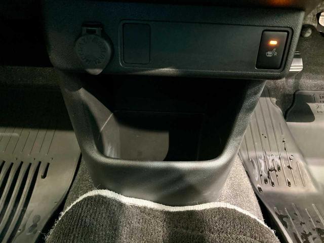 パッソ モーダ　Ｓ　夏冬タイヤ付き　４ＷＤ　ＬＥＤライト　シートヒーター　寒冷地　軽減ブレーキ　衝突安全ボディ　ベンチシート　バックカメラ　ミュージックプレイヤー接続可　アイドリングストップ　Ｂｌｕｅｔｏｏｔｈ接続（74枚目）