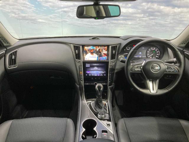 スカイライン 350GT FOUR ハイブリッド 360°カメラ 4WD エマージェンシーブレーキ Bluetooth フルセグTV スマートキー レーンアシスト レーダークルーズコントロール クリアランスソナー バックカメラ パワーシート USB(2枚目)