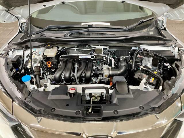 ヴェゼル ハイブリッドＸ・ホンダセンシング　レーダークルコン　シ－トヒ－タ－　レーンキープ　横滑防止　Ｒカメラ　ドラレコ　ＥＴＣ車載器　サイドエアバック　ＤＶＤ再生　４ＷＤ　Ｂｌｕｅｔｏｏｔｈ接続　寒冷地仕様　ＬＥＤヘッドライト　フルセグＴＶ（3枚目）