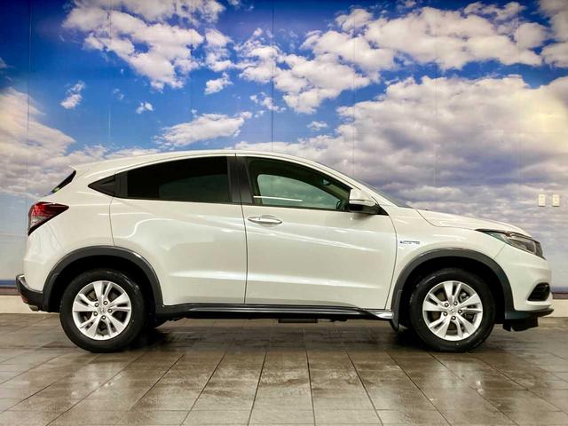 ヴェゼル ハイブリッドＸ・ホンダセンシング　レーダークルコン　シ－トヒ－タ－　レーンキープ　横滑防止　Ｒカメラ　ドラレコ　ＥＴＣ車載器　サイドエアバック　ＤＶＤ再生　４ＷＤ　Ｂｌｕｅｔｏｏｔｈ接続　寒冷地仕様　ＬＥＤヘッドライト　フルセグＴＶ（11枚目）