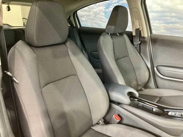 ヴェゼル ハイブリッドＸ・ホンダセンシング　レーダークルコン　シ－トヒ－タ－　レーンキープ　横滑防止　Ｒカメラ　ドラレコ　ＥＴＣ車載器　サイドエアバック　ＤＶＤ再生　４ＷＤ　Ｂｌｕｅｔｏｏｔｈ接続　寒冷地仕様　ＬＥＤヘッドライト　フルセグＴＶ（18枚目）