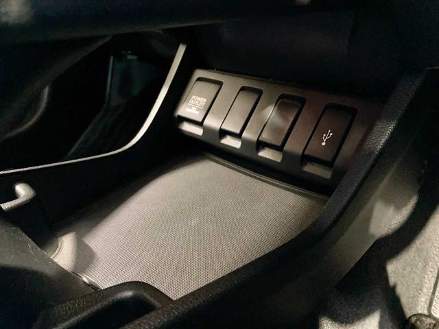 ヴェゼル ハイブリッドＸ・ホンダセンシング　レーダークルコン　シ－トヒ－タ－　レーンキープ　横滑防止　Ｒカメラ　ドラレコ　ＥＴＣ車載器　サイドエアバック　ＤＶＤ再生　４ＷＤ　Ｂｌｕｅｔｏｏｔｈ接続　寒冷地仕様　ＬＥＤヘッドライト　フルセグＴＶ（44枚目）
