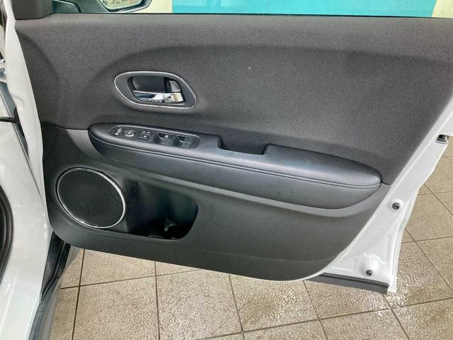 ヴェゼル ハイブリッドＸ・ホンダセンシング　レーダークルコン　シ－トヒ－タ－　レーンキープ　横滑防止　Ｒカメラ　ドラレコ　ＥＴＣ車載器　サイドエアバック　ＤＶＤ再生　４ＷＤ　Ｂｌｕｅｔｏｏｔｈ接続　寒冷地仕様　ＬＥＤヘッドライト　フルセグＴＶ（52枚目）