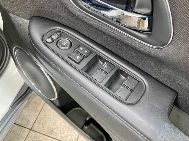 ヴェゼル ハイブリッドＸ・ホンダセンシング　レーダークルコン　シ－トヒ－タ－　レーンキープ　横滑防止　Ｒカメラ　ドラレコ　ＥＴＣ車載器　サイドエアバック　ＤＶＤ再生　４ＷＤ　Ｂｌｕｅｔｏｏｔｈ接続　寒冷地仕様　ＬＥＤヘッドライト　フルセグＴＶ（53枚目）