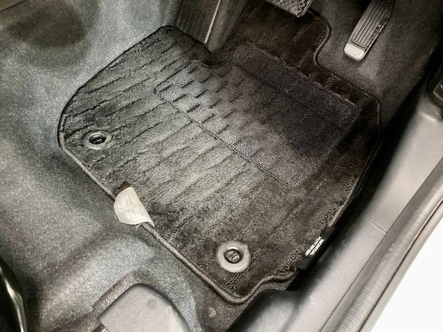 ヴェゼル ハイブリッドＸ・ホンダセンシング　レーダークルコン　シ－トヒ－タ－　レーンキープ　横滑防止　Ｒカメラ　ドラレコ　ＥＴＣ車載器　サイドエアバック　ＤＶＤ再生　４ＷＤ　Ｂｌｕｅｔｏｏｔｈ接続　寒冷地仕様　ＬＥＤヘッドライト　フルセグＴＶ（54枚目）