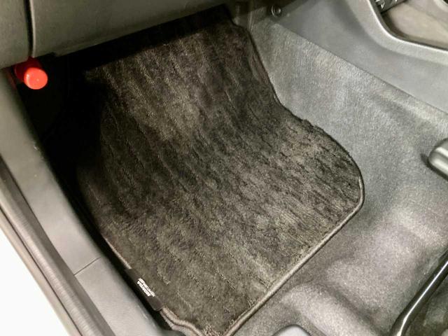 ヴェゼル ハイブリッドＸ・ホンダセンシング　レーダークルコン　シ－トヒ－タ－　レーンキープ　横滑防止　Ｒカメラ　ドラレコ　ＥＴＣ車載器　サイドエアバック　ＤＶＤ再生　４ＷＤ　Ｂｌｕｅｔｏｏｔｈ接続　寒冷地仕様　ＬＥＤヘッドライト　フルセグＴＶ（57枚目）