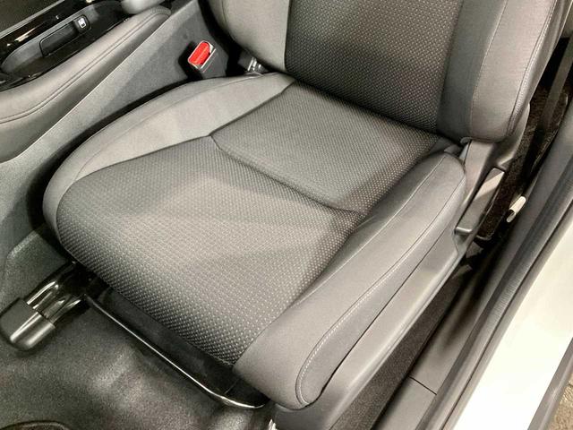 ヴェゼル ハイブリッドＸ・ホンダセンシング　レーダークルコン　シ－トヒ－タ－　レーンキープ　横滑防止　Ｒカメラ　ドラレコ　ＥＴＣ車載器　サイドエアバック　ＤＶＤ再生　４ＷＤ　Ｂｌｕｅｔｏｏｔｈ接続　寒冷地仕様　ＬＥＤヘッドライト　フルセグＴＶ（58枚目）