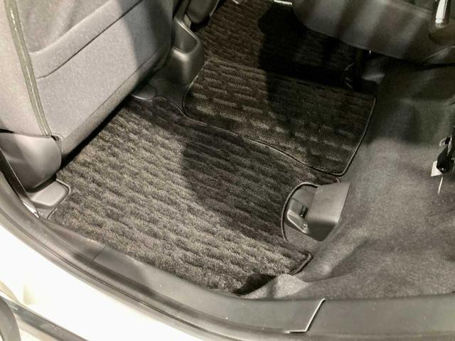 ヴェゼル ハイブリッドＸ・ホンダセンシング　レーダークルコン　シ－トヒ－タ－　レーンキープ　横滑防止　Ｒカメラ　ドラレコ　ＥＴＣ車載器　サイドエアバック　ＤＶＤ再生　４ＷＤ　Ｂｌｕｅｔｏｏｔｈ接続　寒冷地仕様　ＬＥＤヘッドライト　フルセグＴＶ（61枚目）